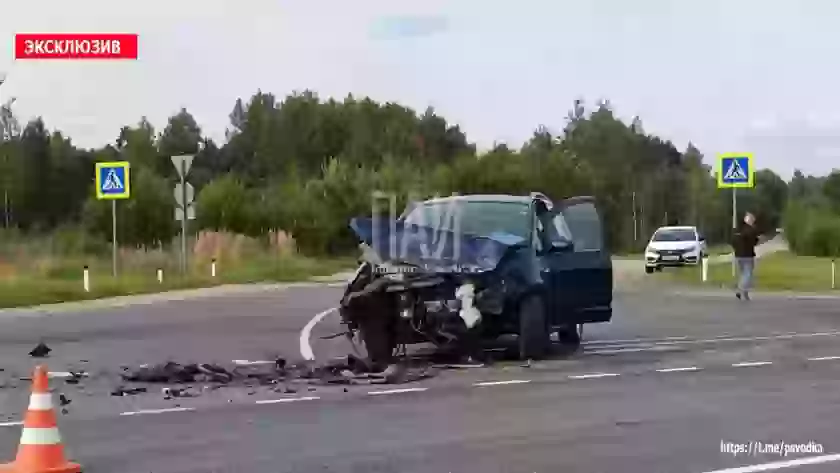 В Новосокольническом районе столкнулись Ford Galaxy и Mazda: пострадали пять человек