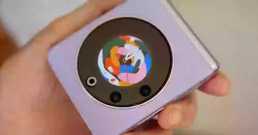 Складной Tecno Phantom V Flip сливают за 25 000 рублей. Это реальная скидка в 70%